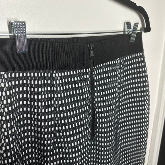 NEW Milly Women's Black White Mini Polka Dot Patterned Pencil Skirt Size 6 - Picture 6 of 11